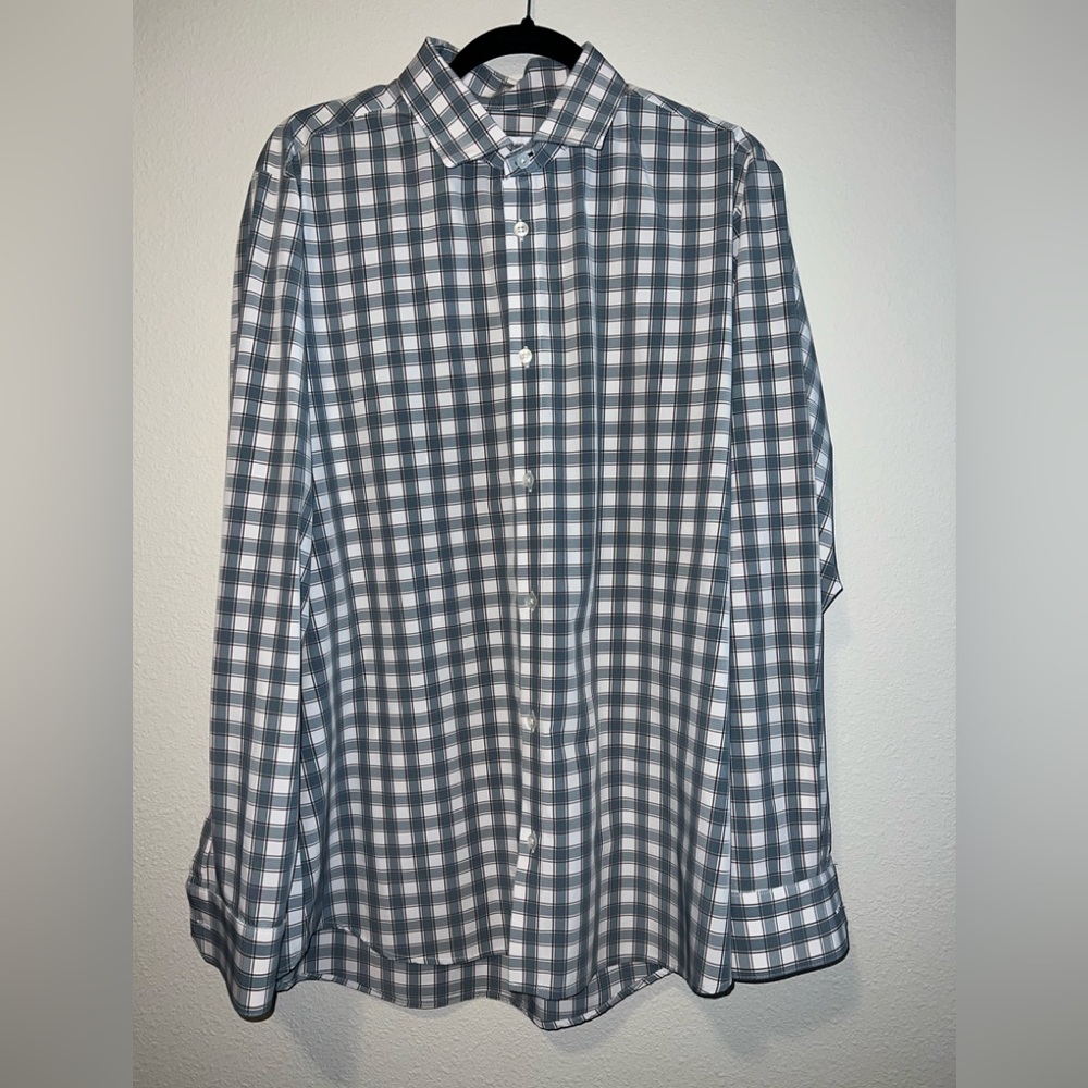Mizzen and main men’s XL slim fit dress shirt.